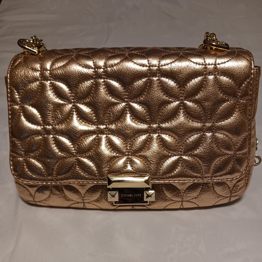 MICHAEL KORS LG CHAIN SHOULD BAG(WALLET SOLD SEPARATELY)